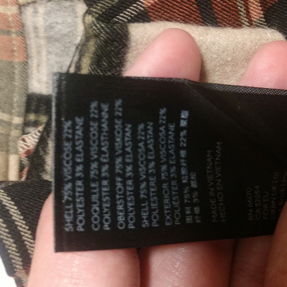 Urban Outfitters High Waist Plaid Bee Print Cropped Trousers Size 0 - Picture 10 of 10